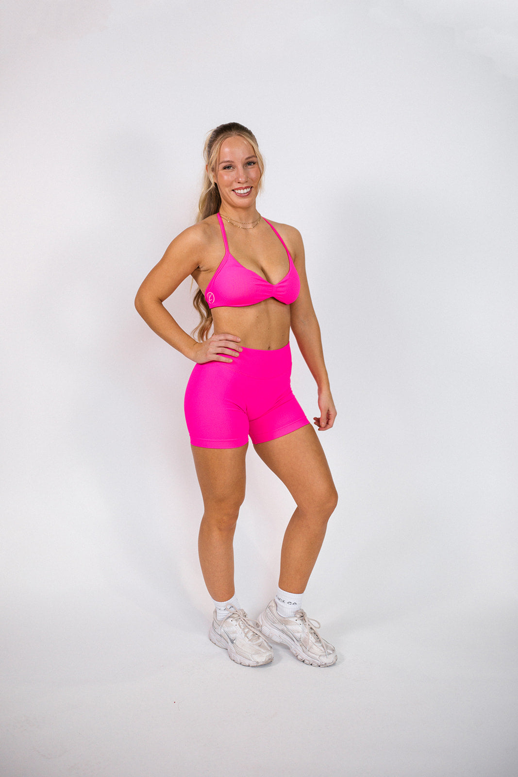 ELECTRIC PINK 4.5' form shorts