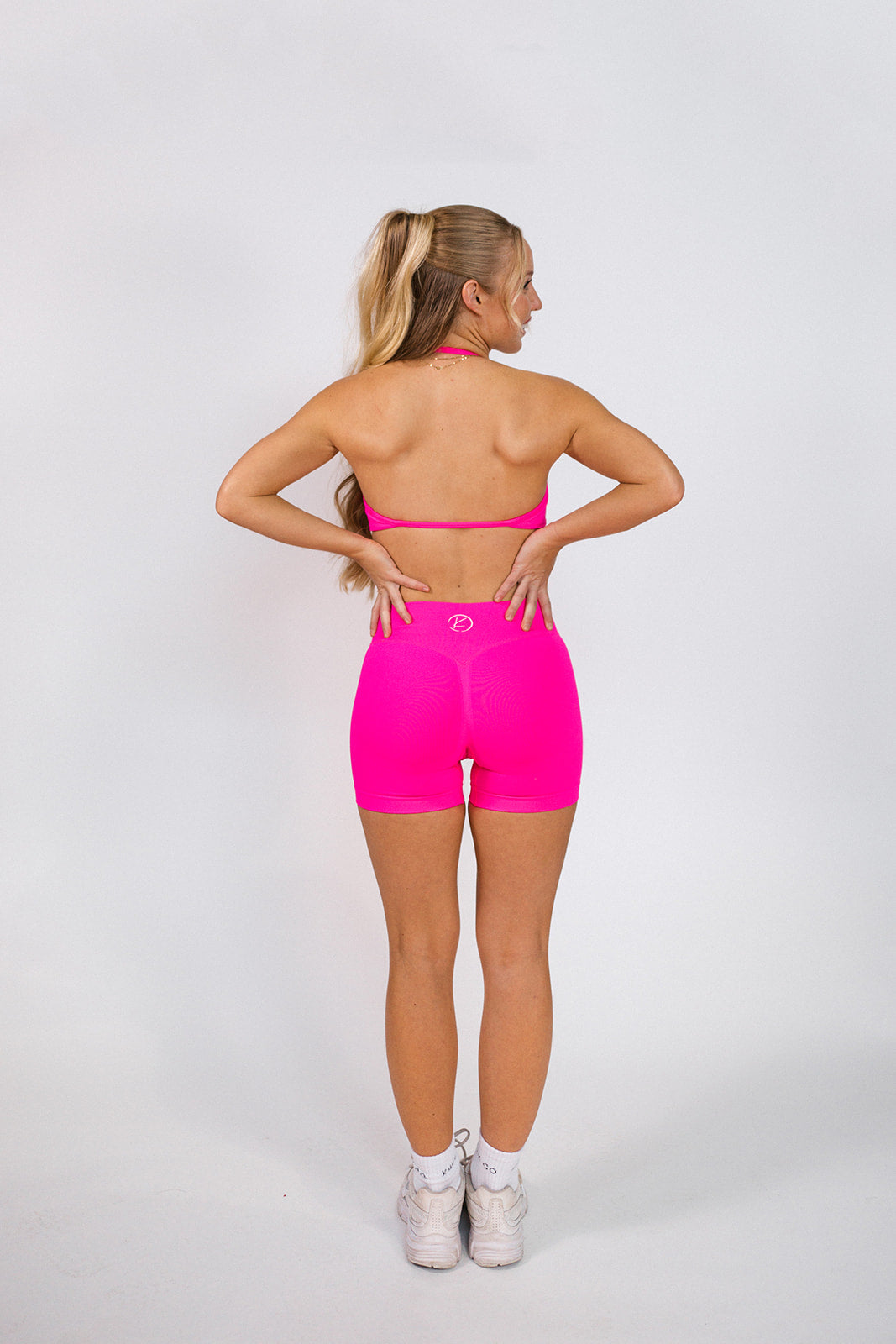 ELECTRIC PINK form micro halter